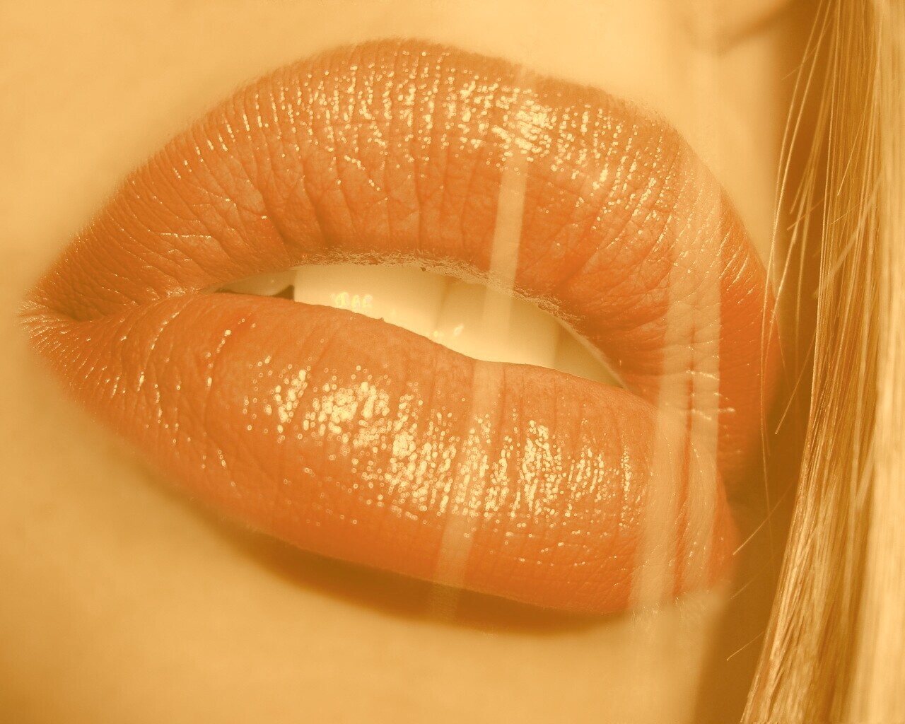 Сочные губы обои