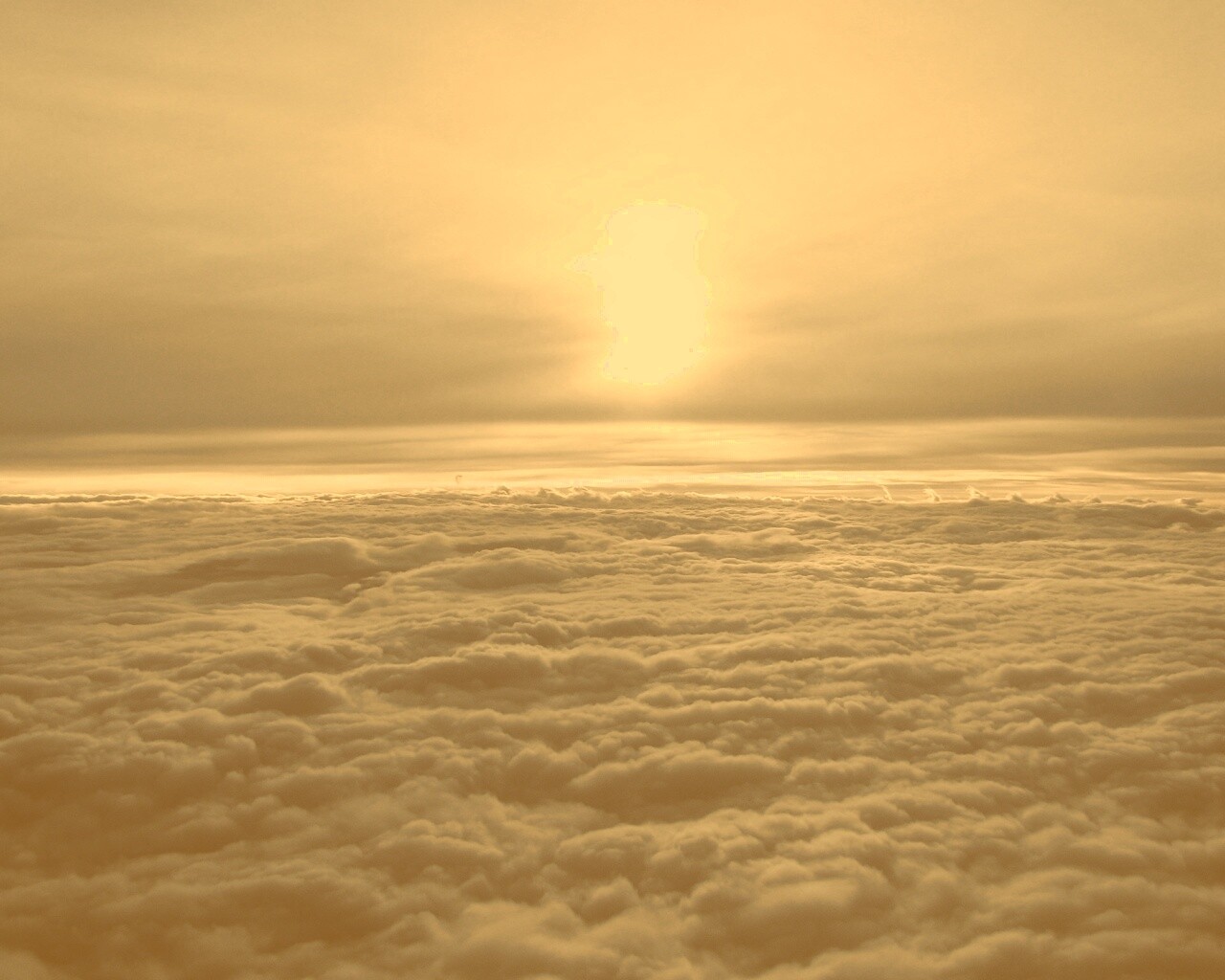 Над облаками обои