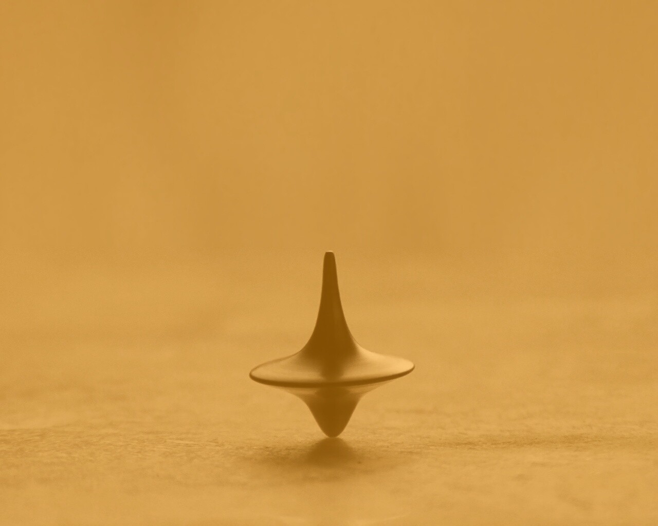 Волчок обои