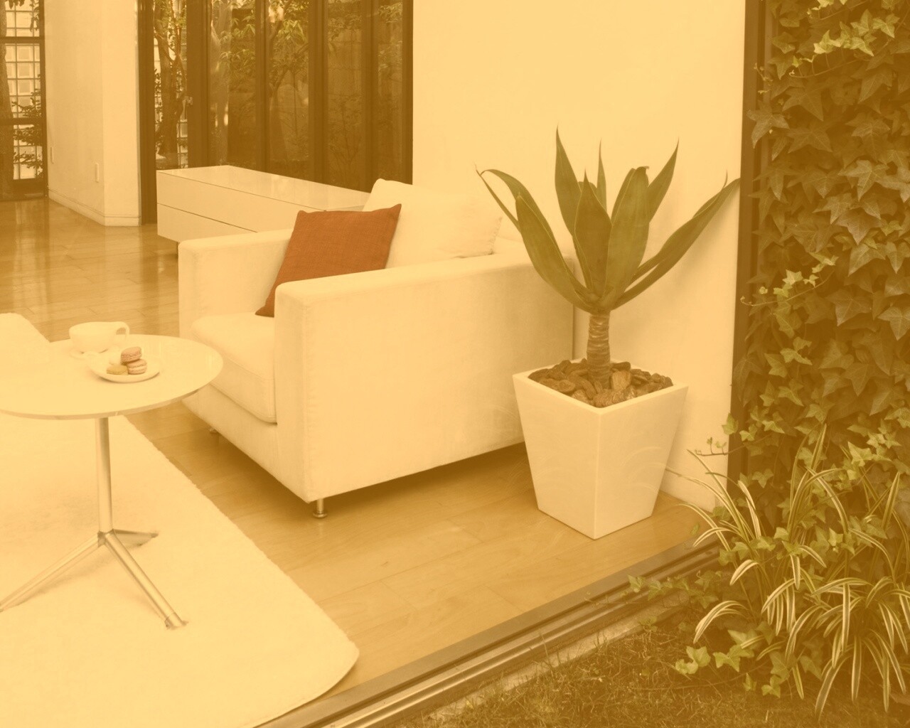 Белое кресло обои