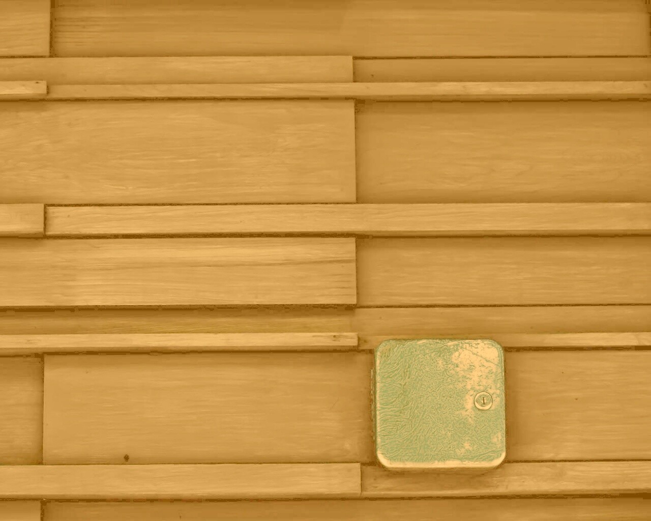 Коробка на деревянной стене обои