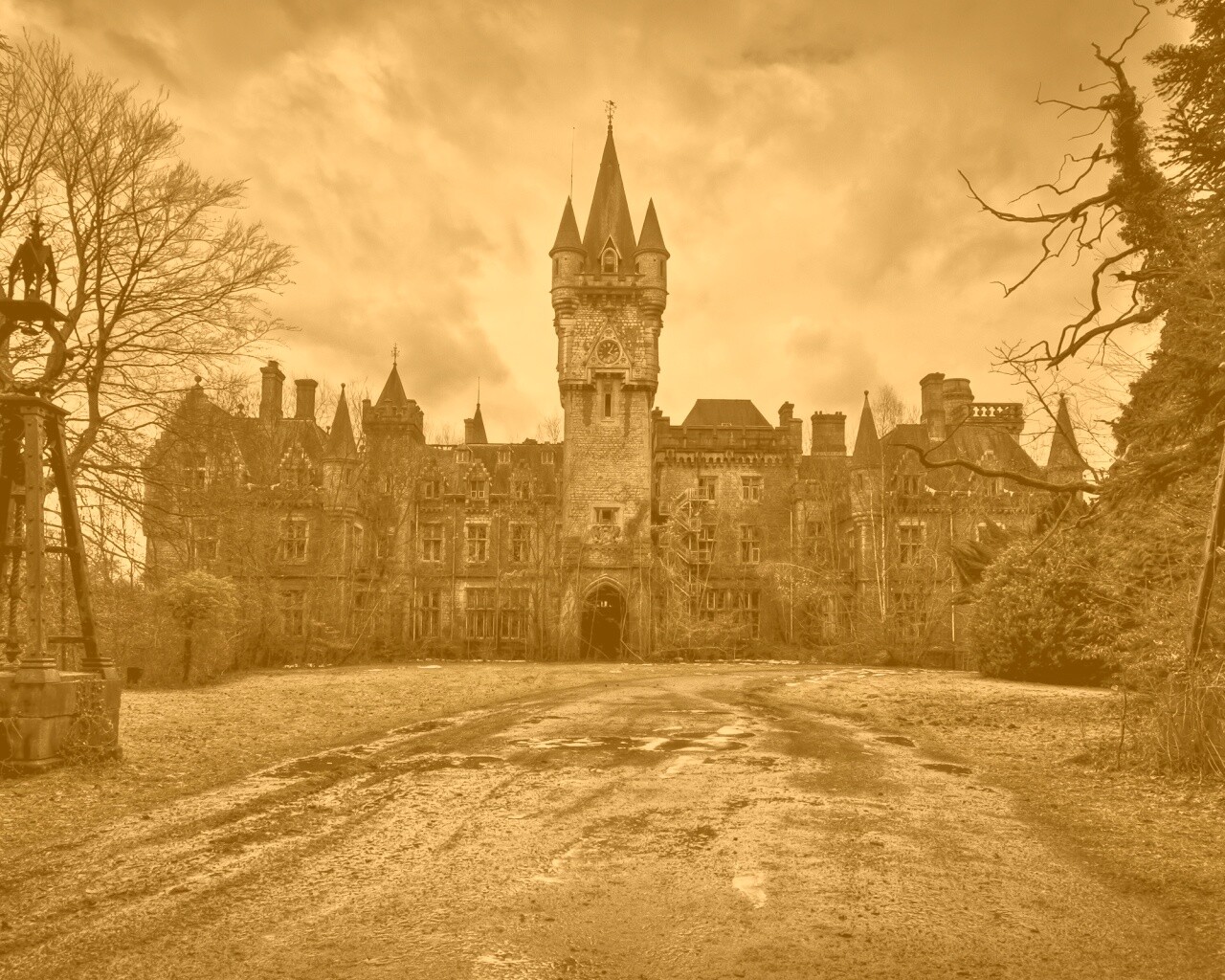 Разрушающийся замок обои