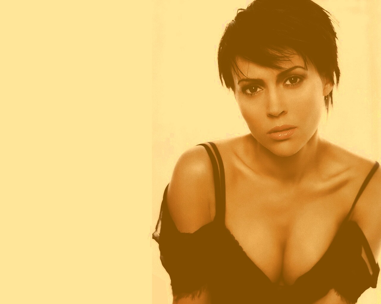 Алиса Милано обои