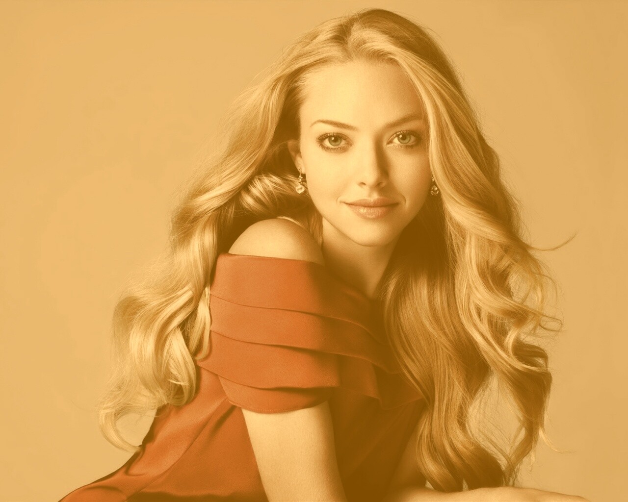 Красавица Аманда Сэйфрид обои