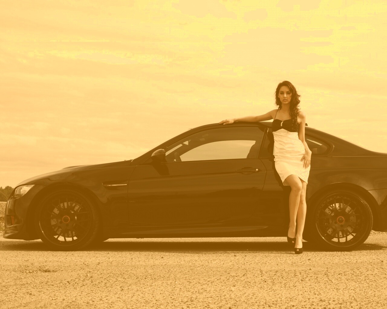BMW и девушка обои