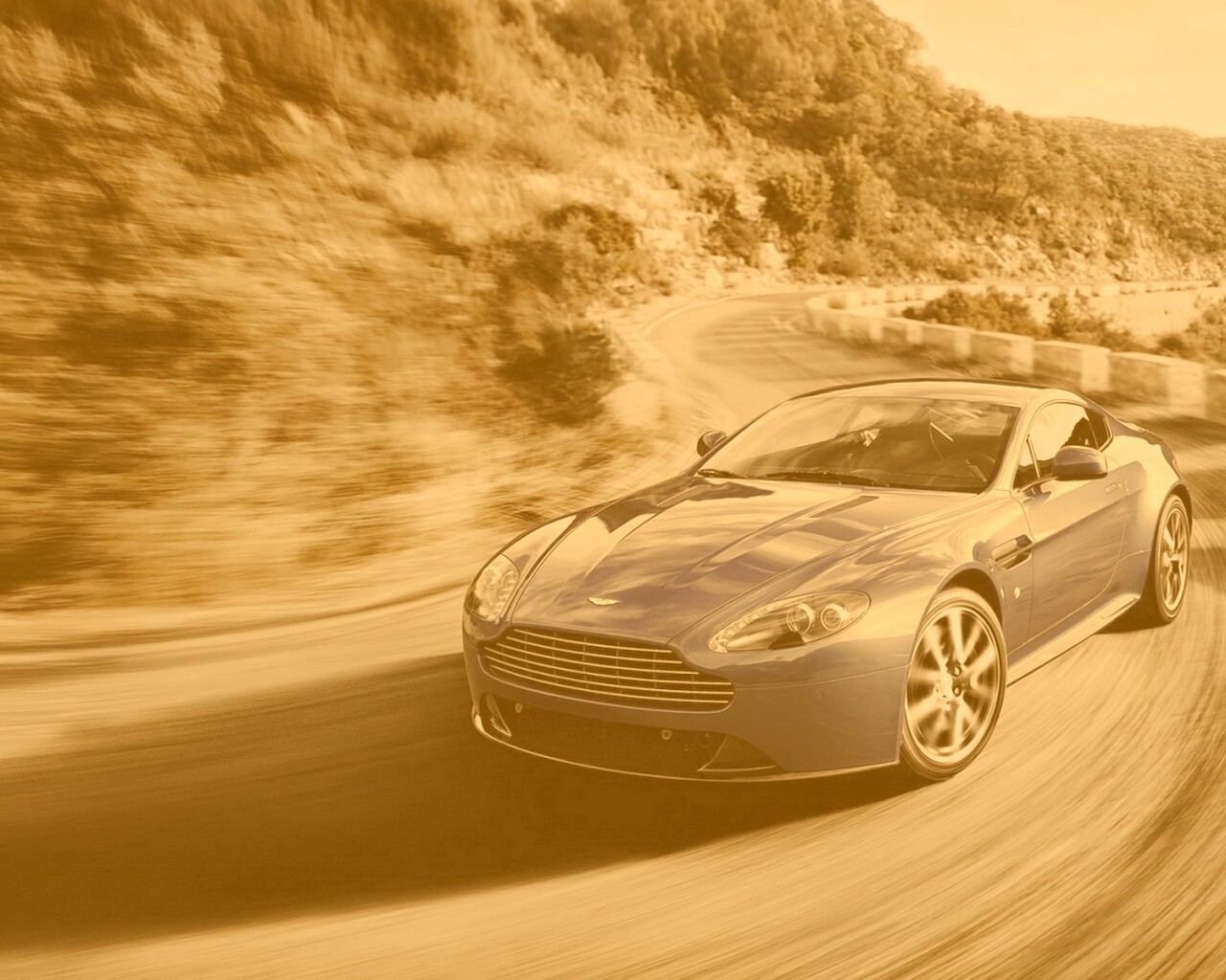 Синий Aston Martin обои