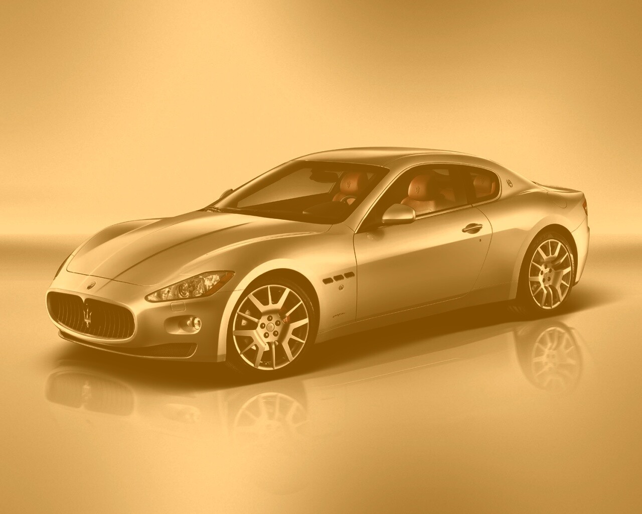 Грандтуризмо на белом фоне обои