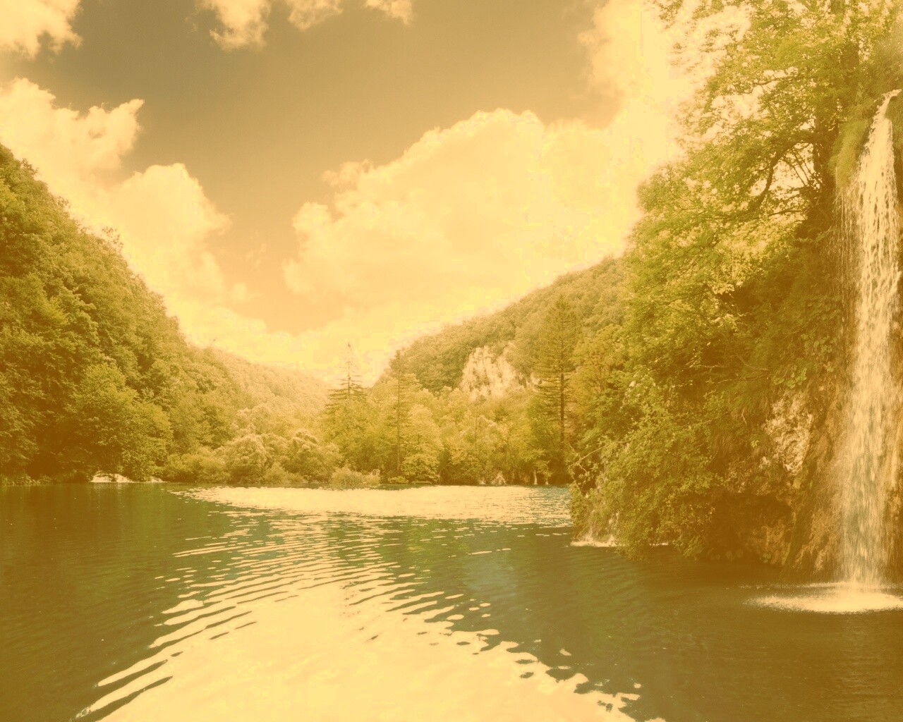 Водопад у реки обои