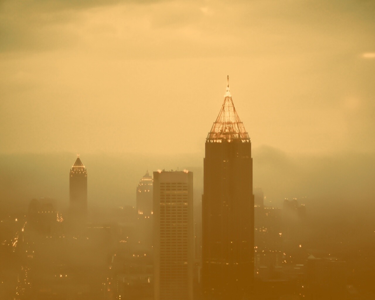 Небоскребы в тумане обои