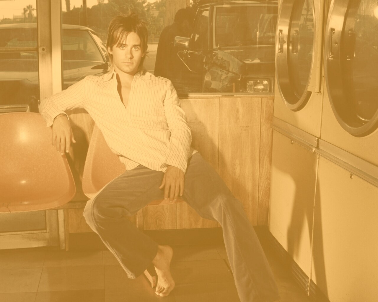 Джаред  Лето на стуле обои