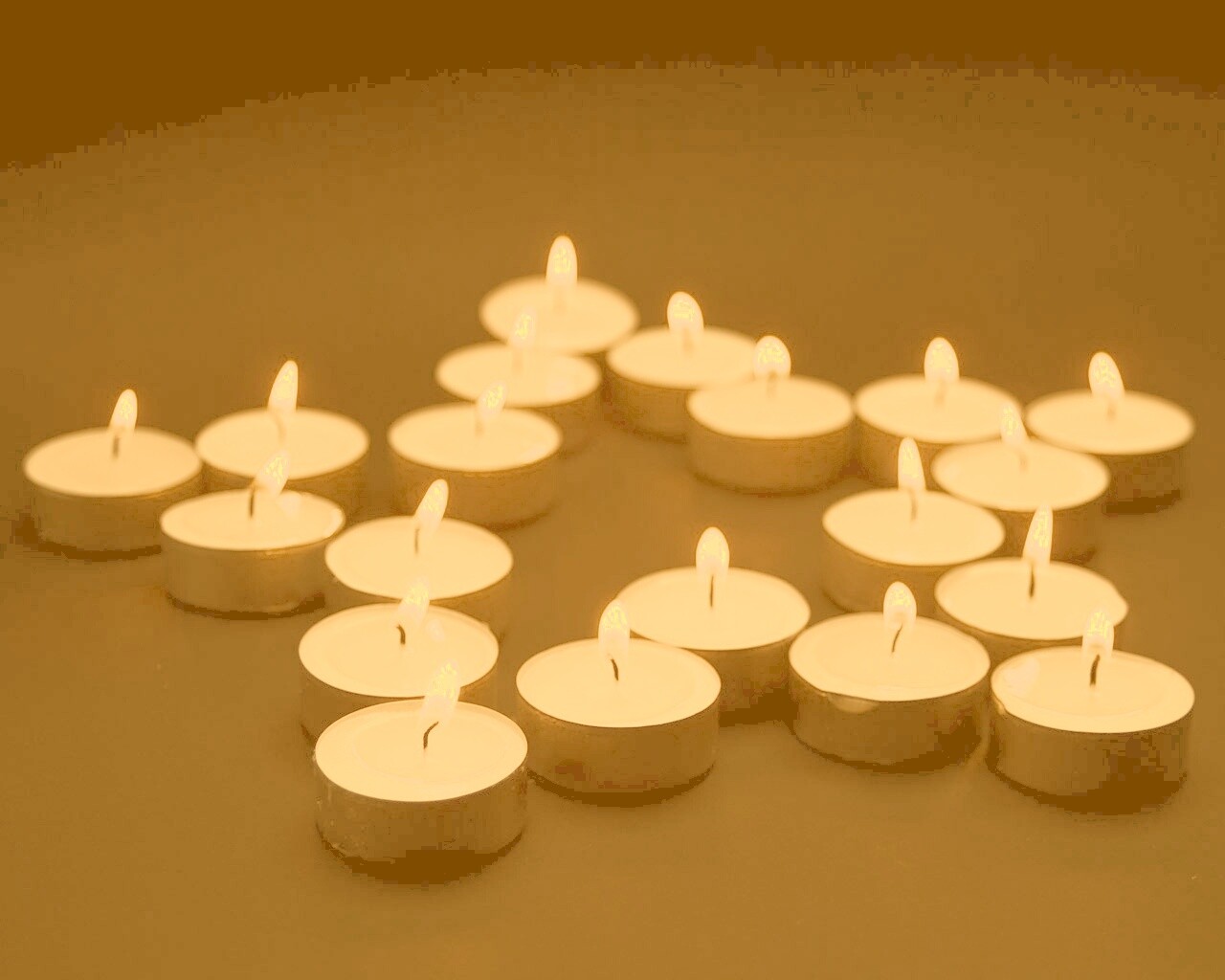 Звезда из свечек обои