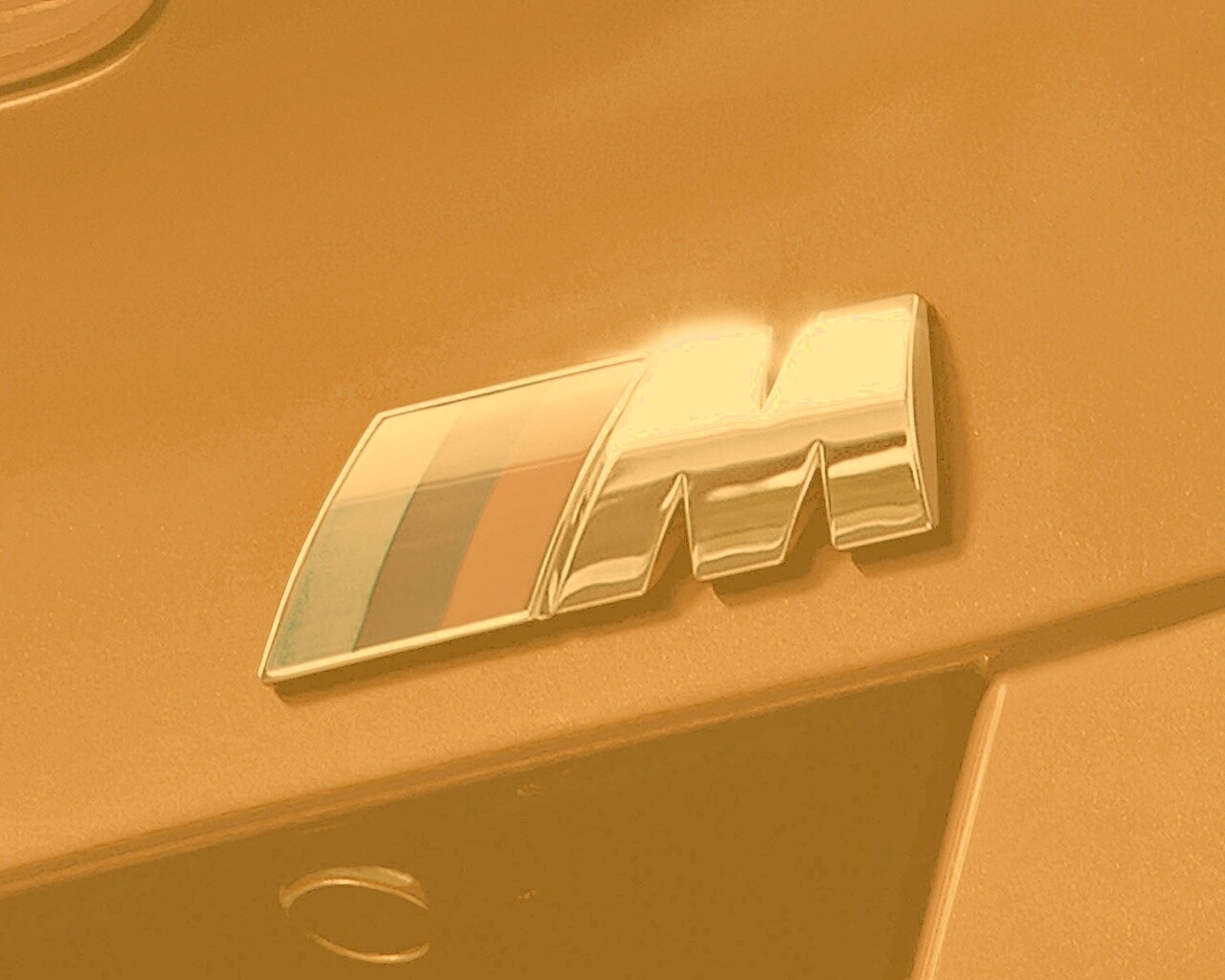 Логотип BMW M1 Series обои