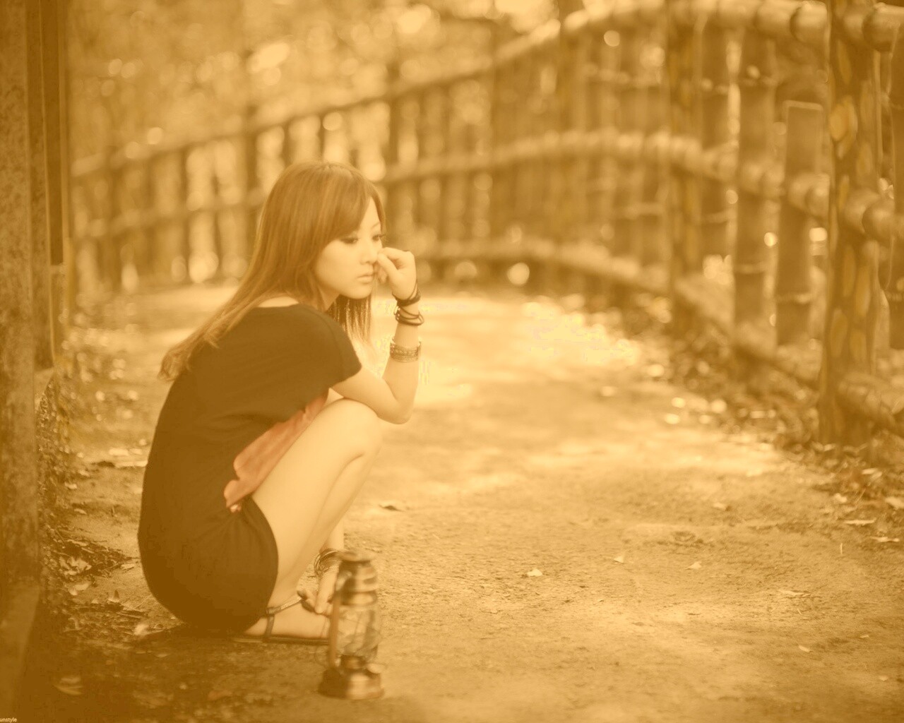 Грустная японская девушка обои