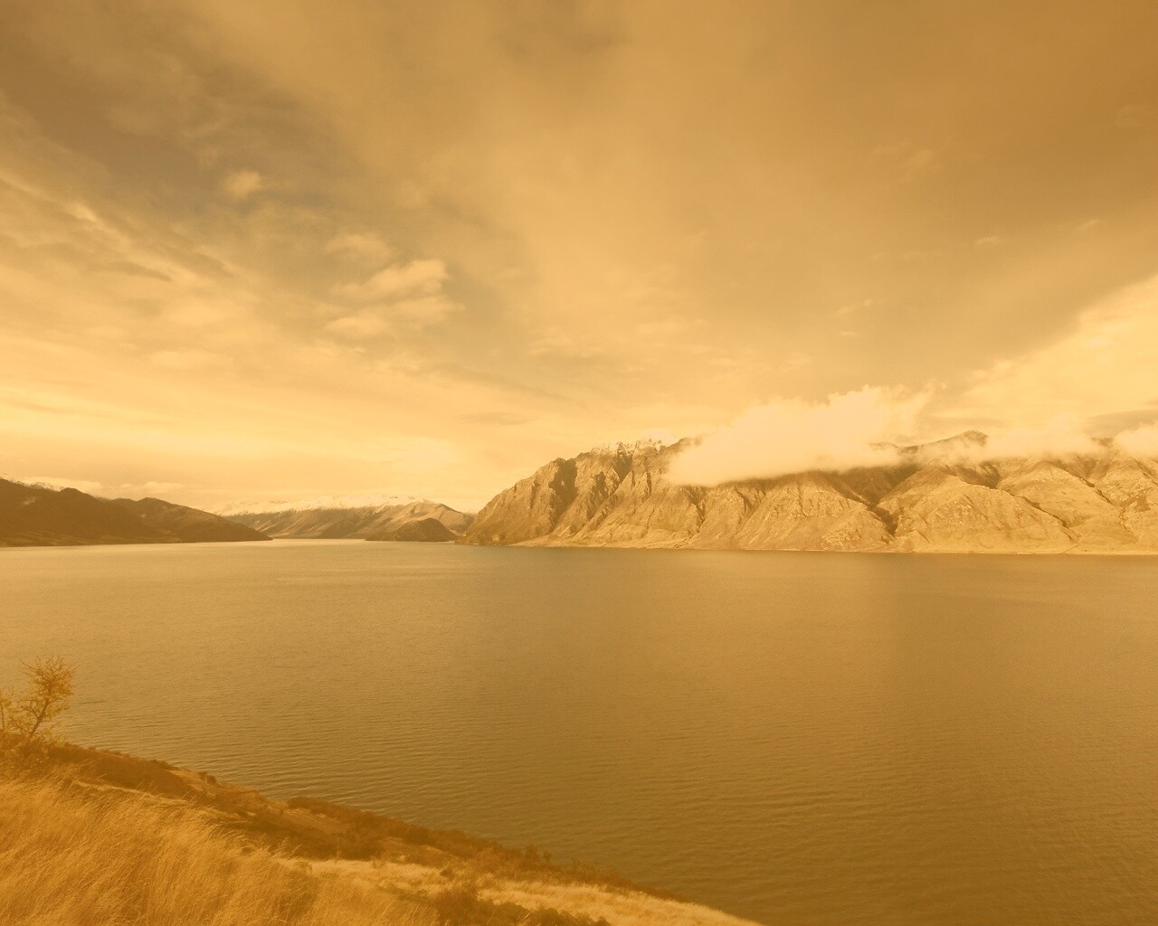 Живописная широкая река обои