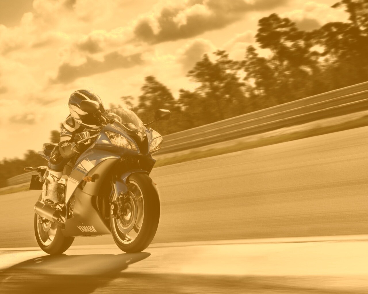 Мотоциклист на треке обои