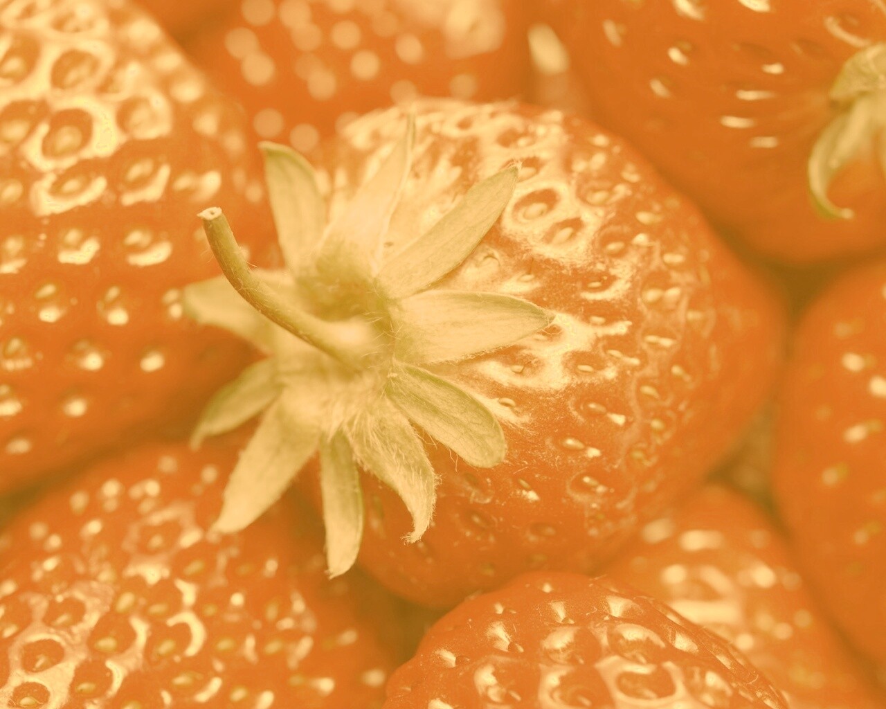 Сочная клубничка обои