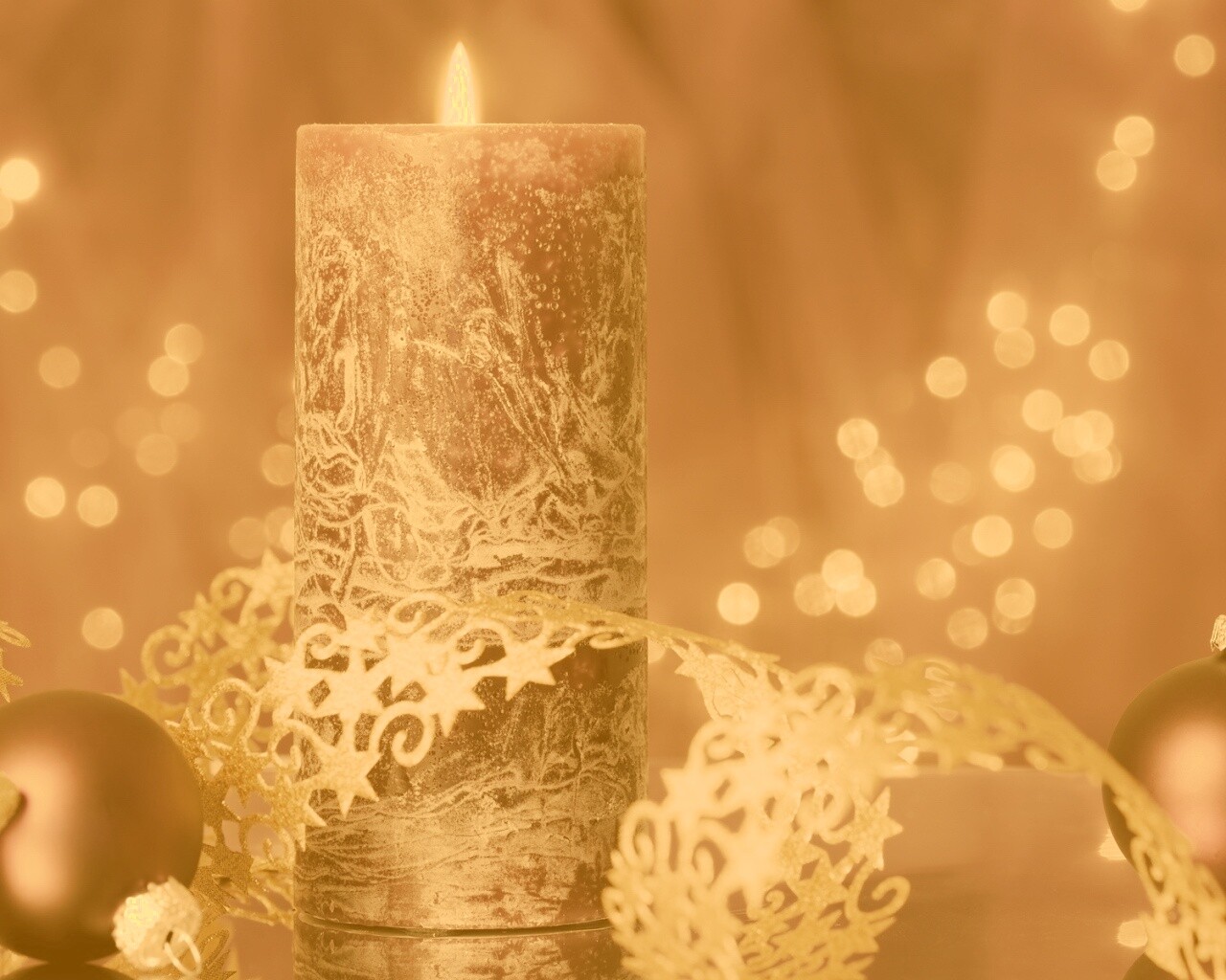 Новогодняя свеча обои