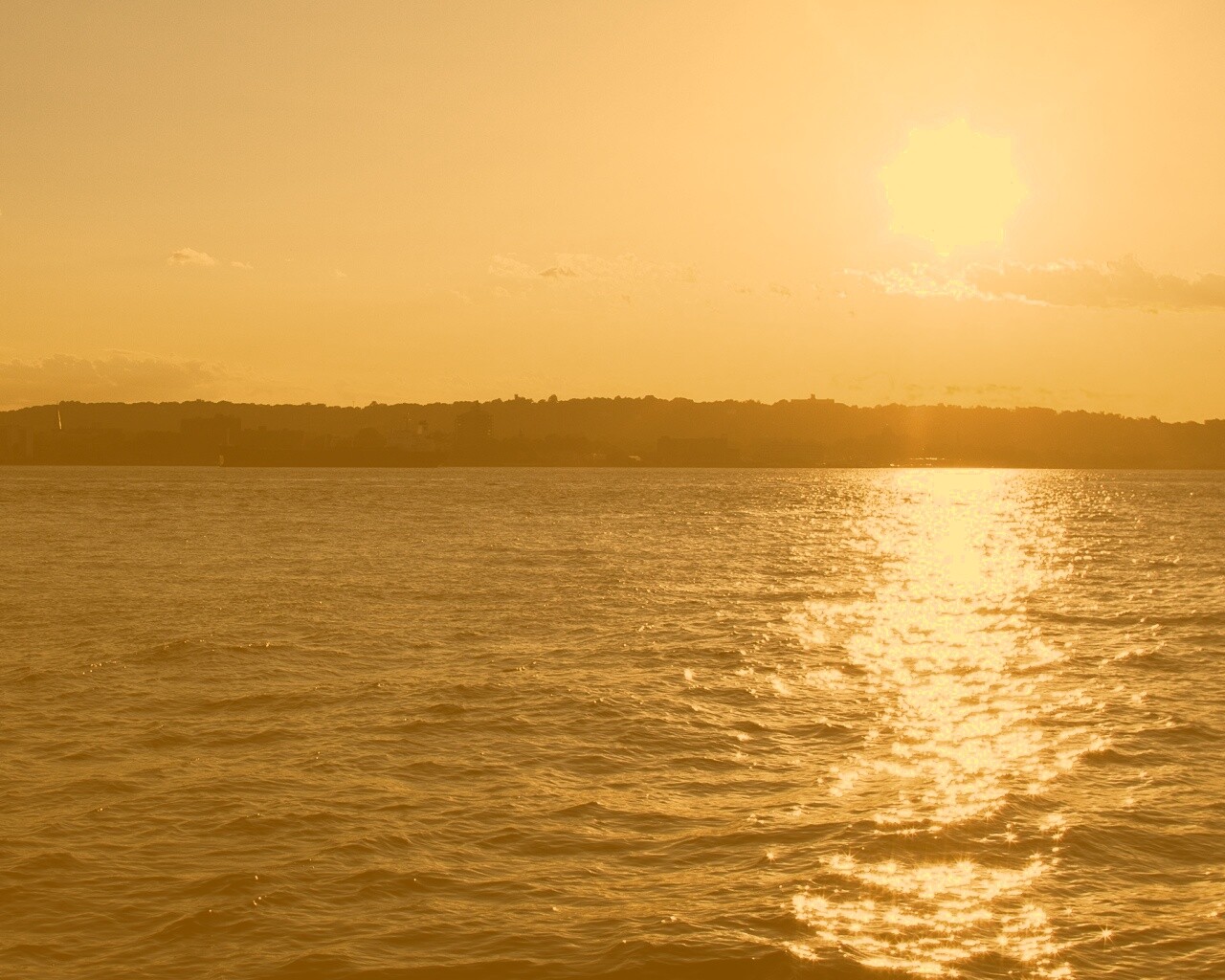 Красивое закатное озеро обои