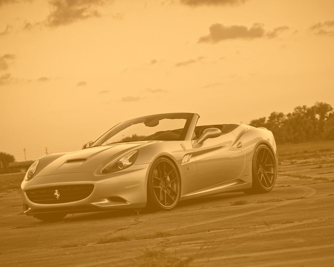 Ferrari на взлетном поле обои