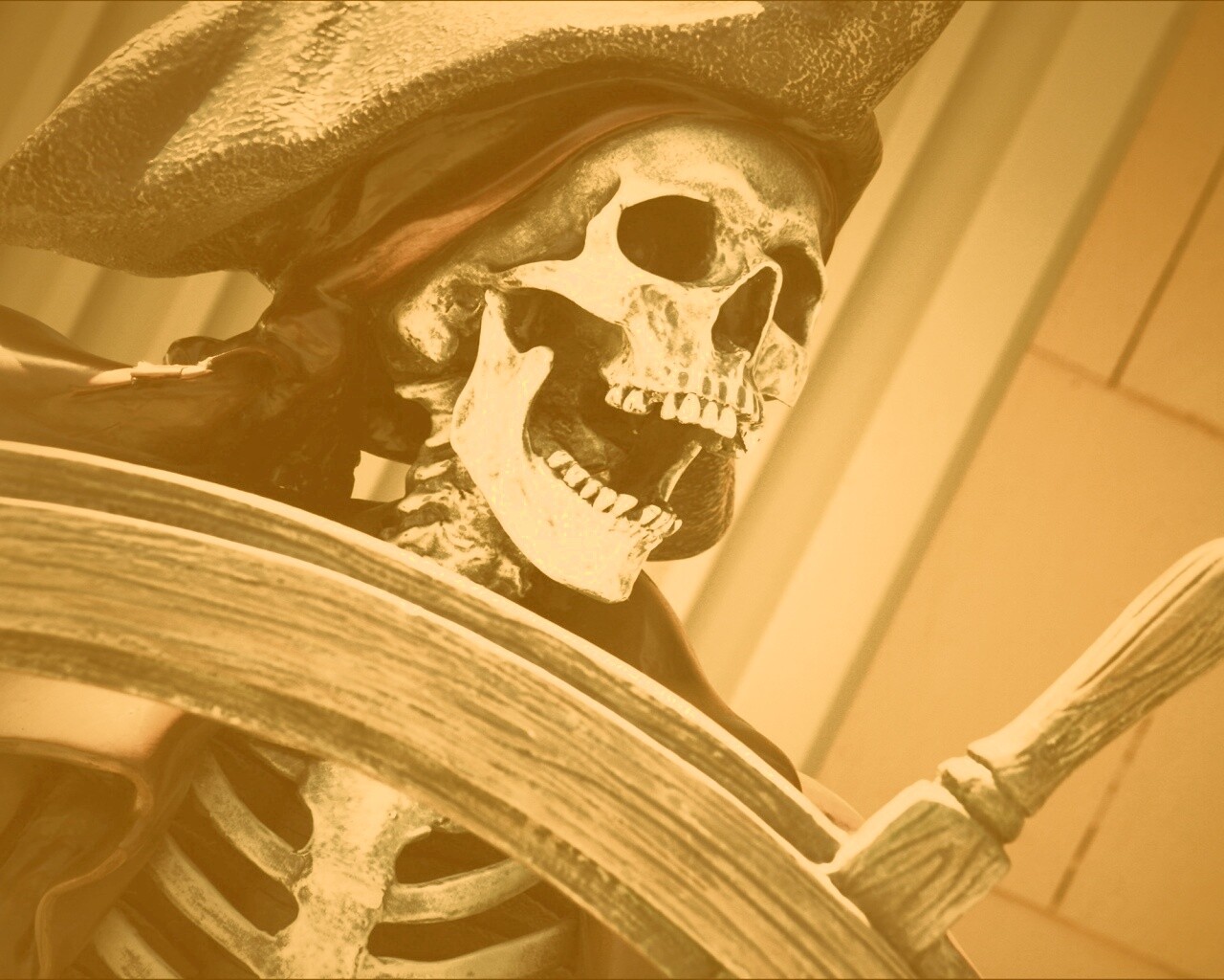 Скелет пирата за штурвалом обои