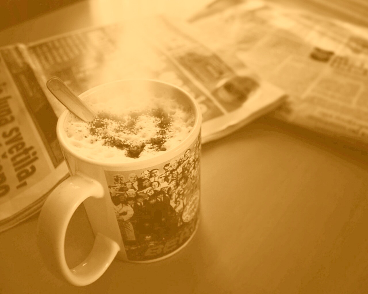 Капучино и свежая пресса обои