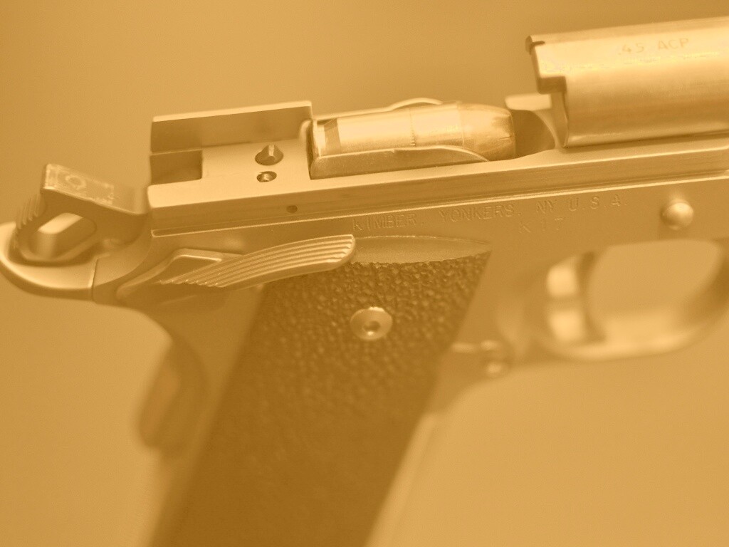 Разобранный пистолет обои