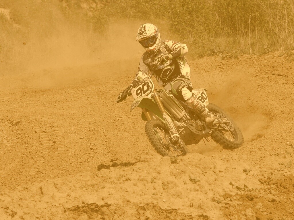 На мототреке обои