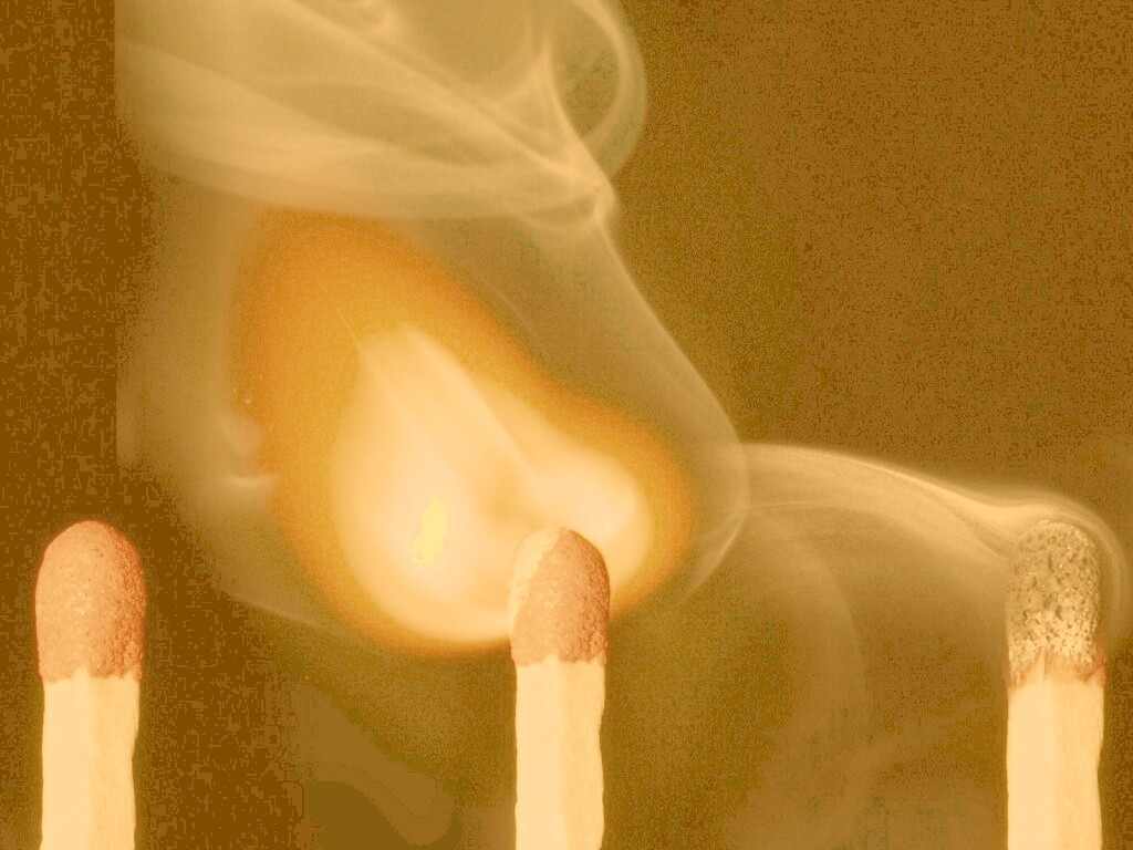 Три состояния спички обои