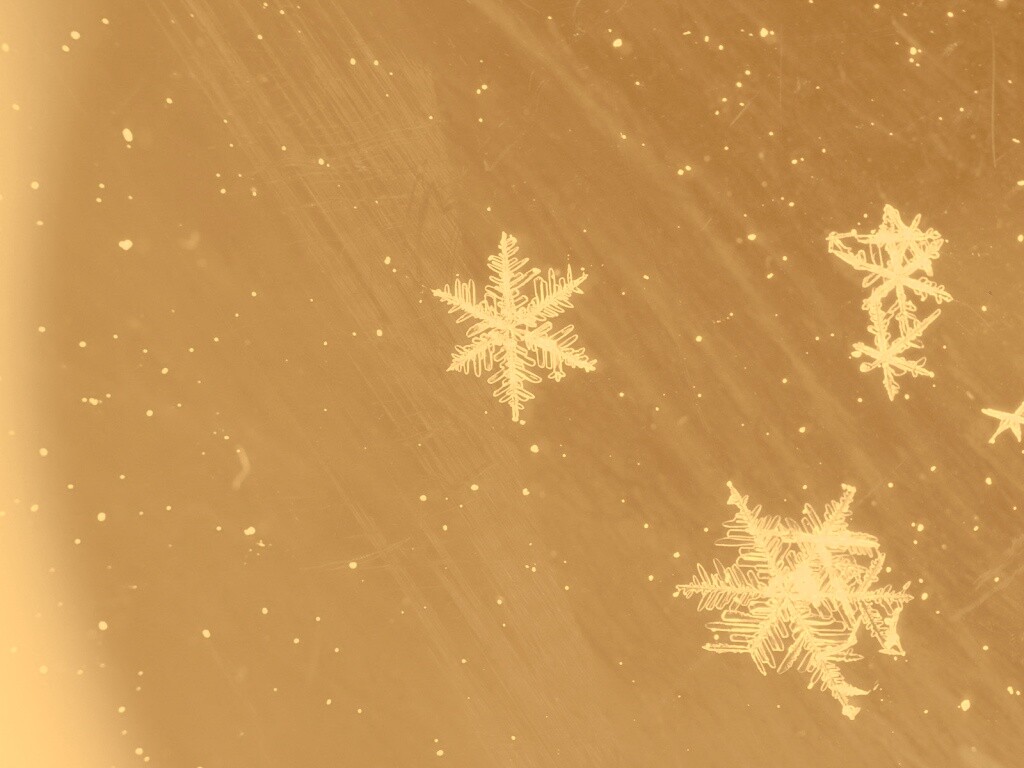 Снежинки обои