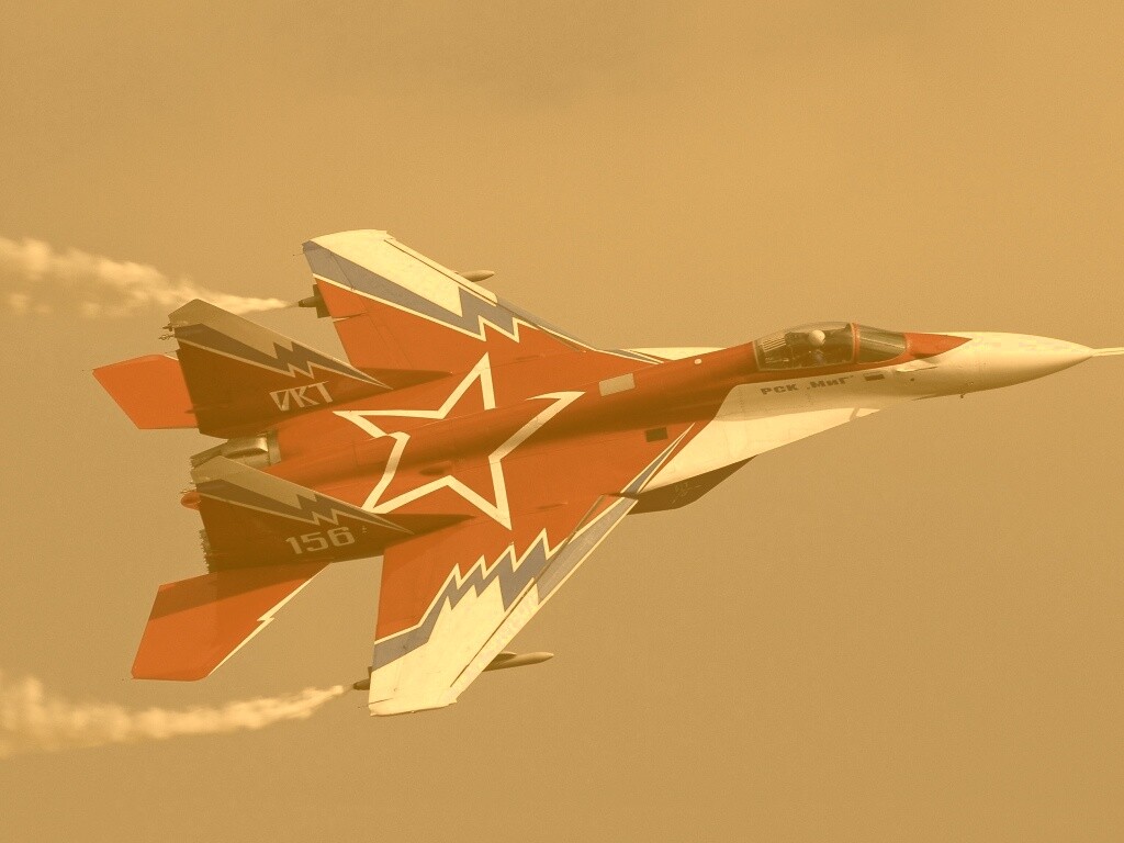 Истребитель МИГ пилотажной группы обои