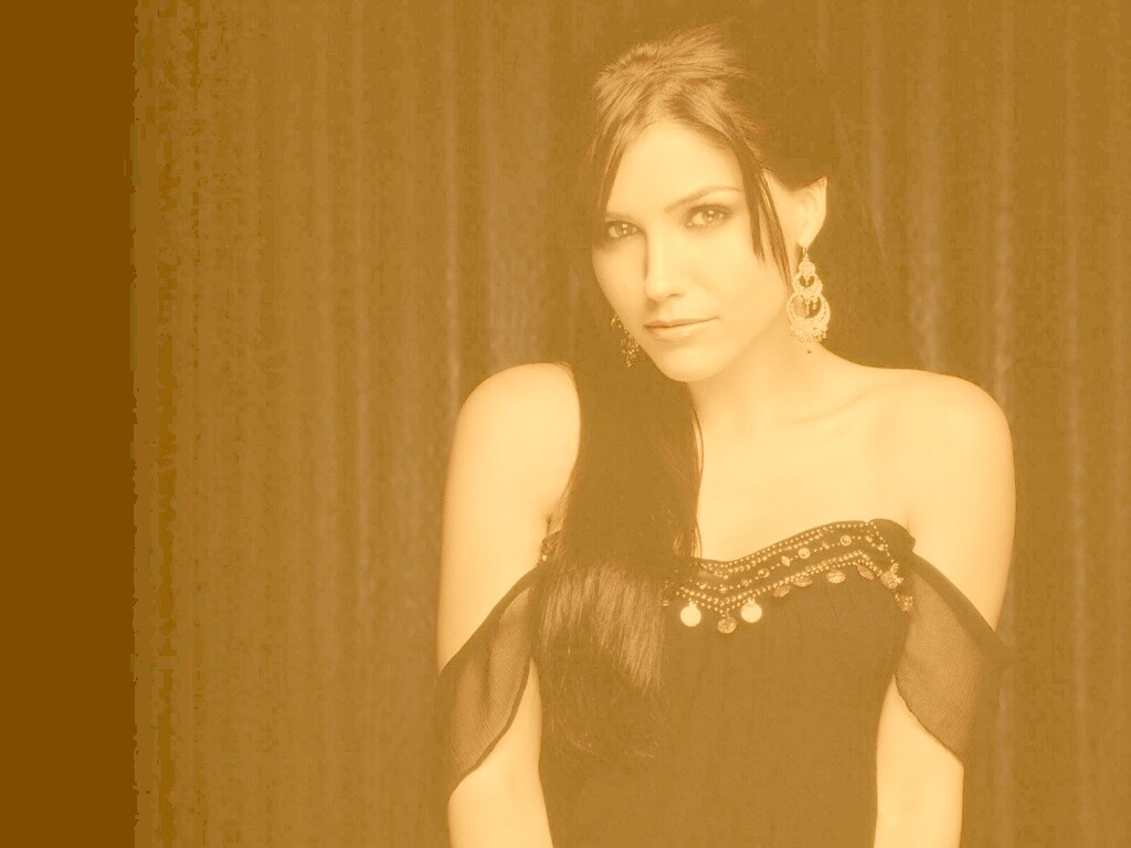 София Буш в черном платье обои