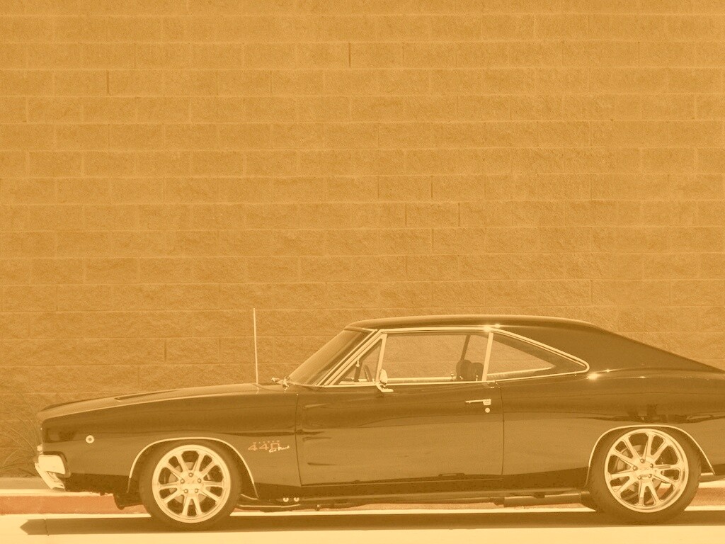 Черный Додж у стены обои