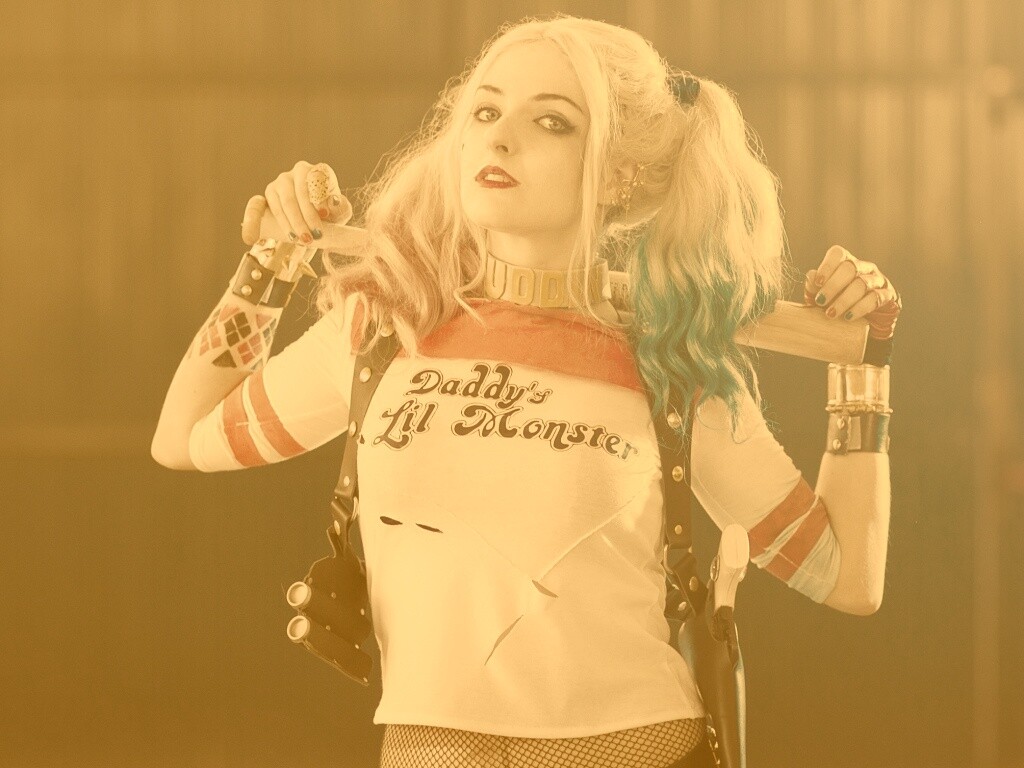 Daddy's lil monster обои
