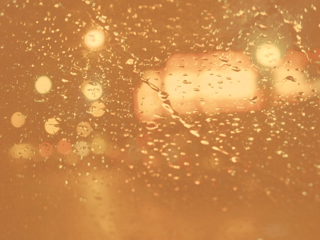 Дождь на стекле обои