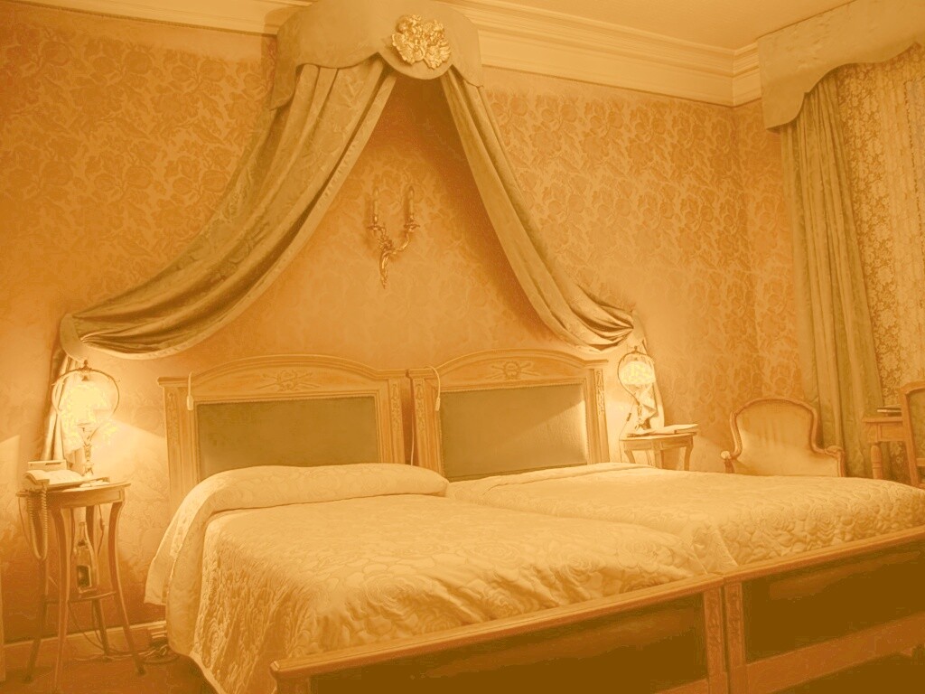 Спальня обои