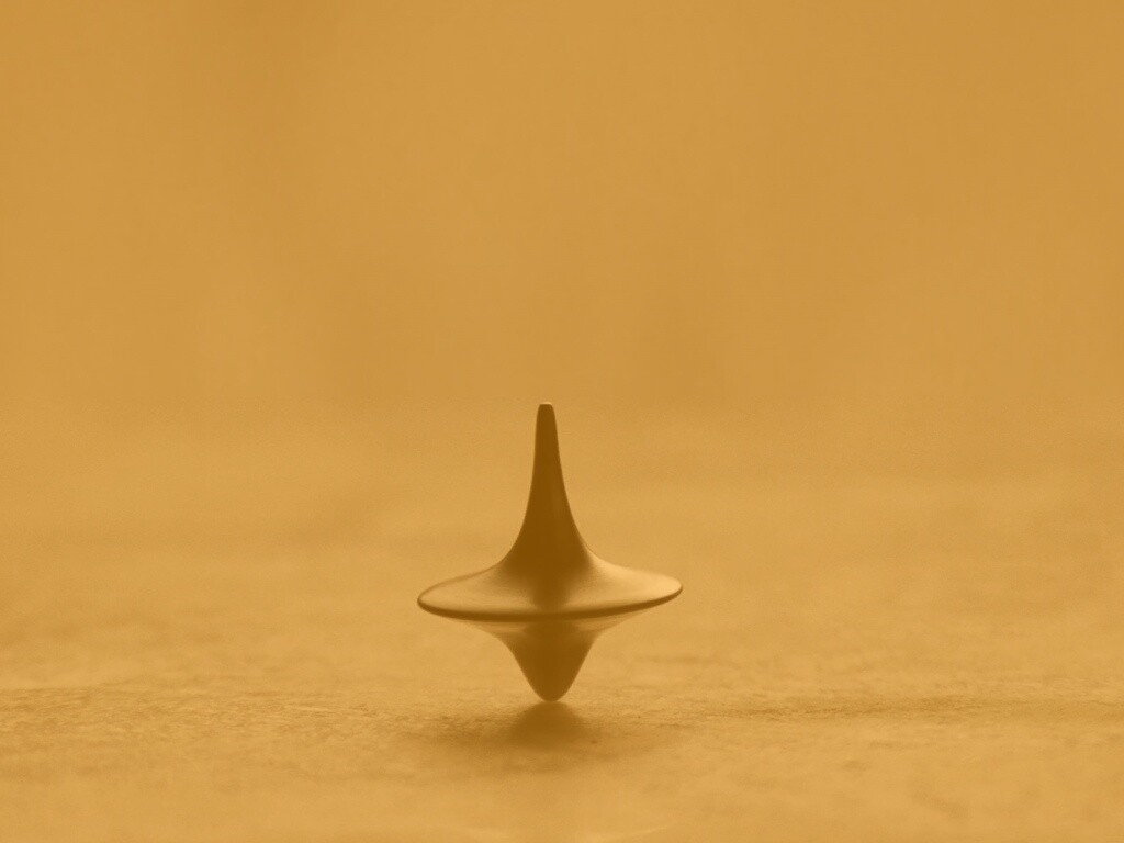 Волчок обои