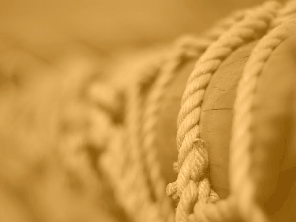 Веревка намотана на мачту обои