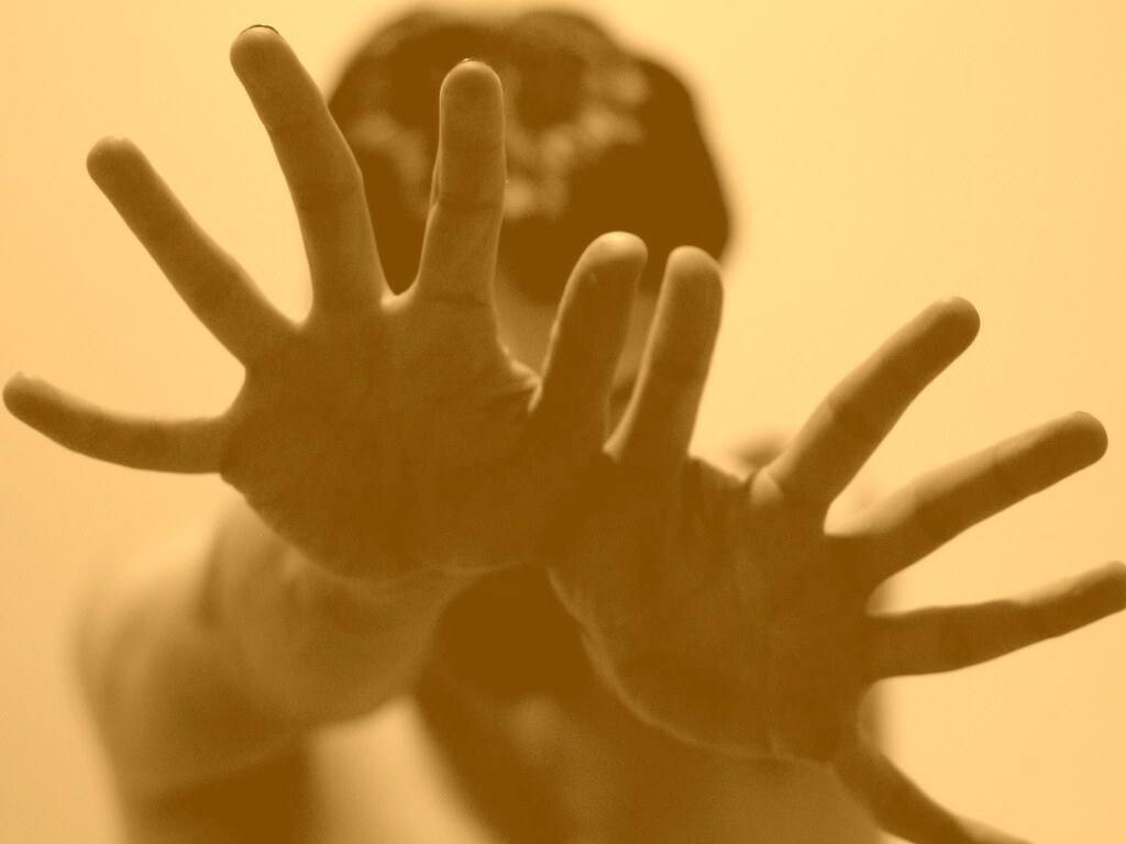 Руки тянутся к тебе обои