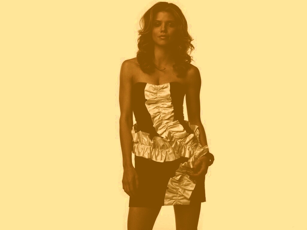 Анналин Маккорд обои