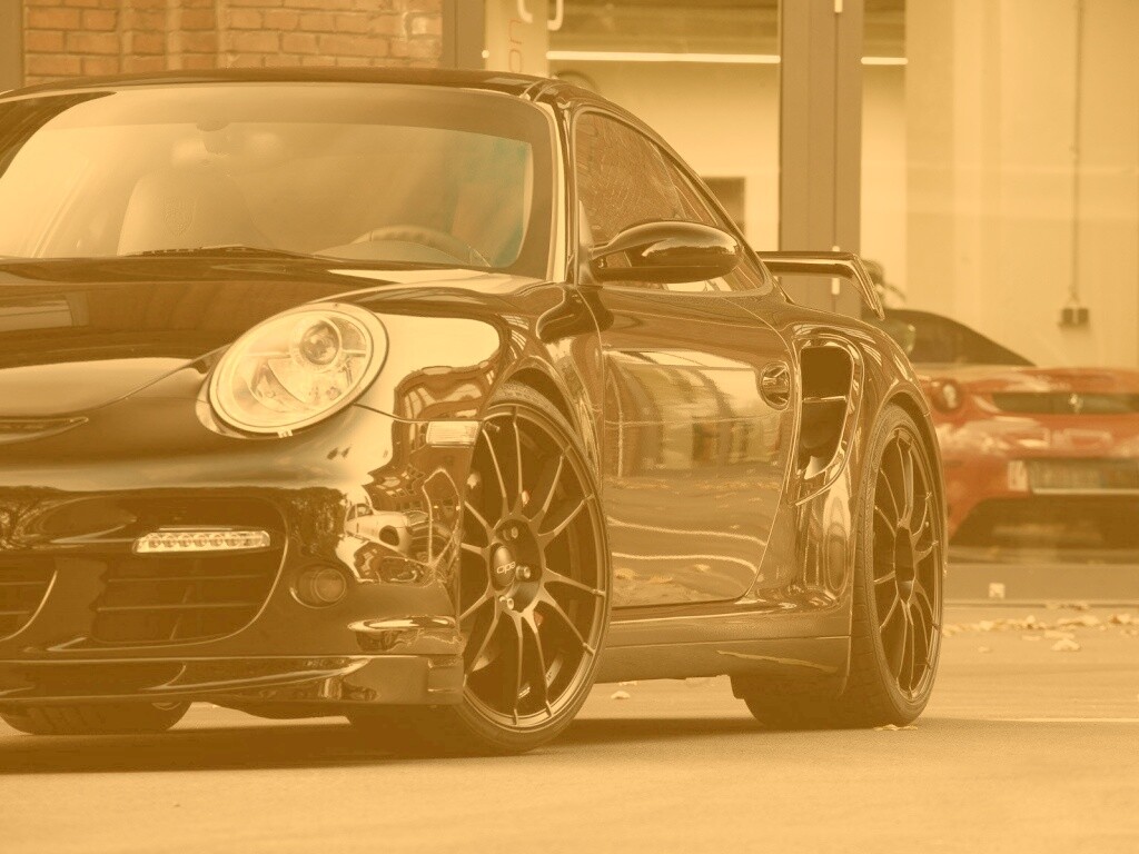 Порш на улице обои