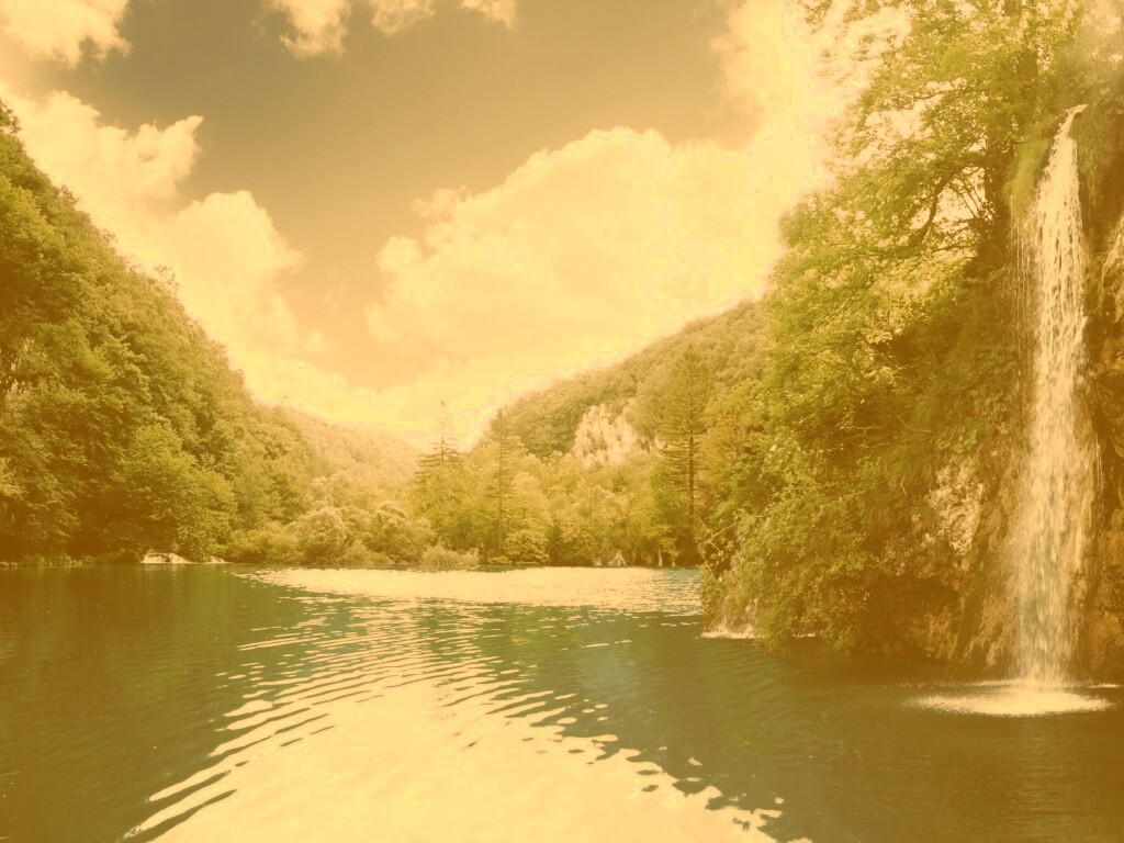 Водопад у реки обои