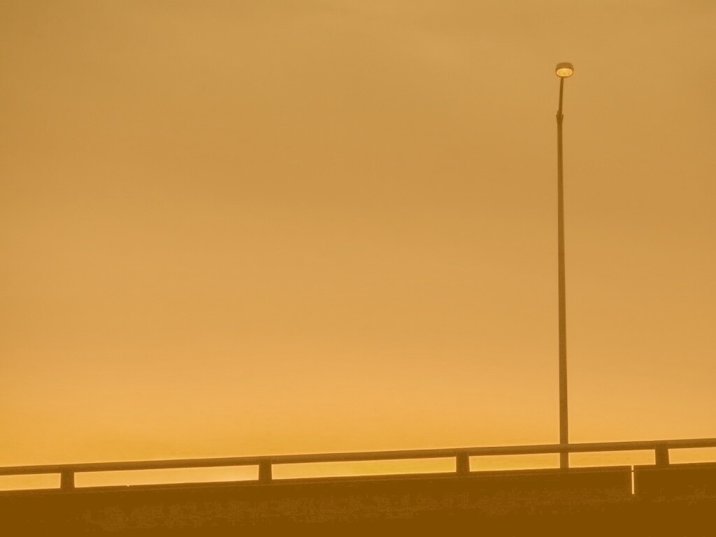 Одинокий фонарь обои