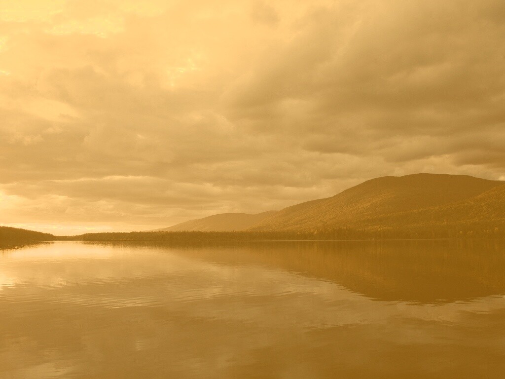 Вид на озеро обои