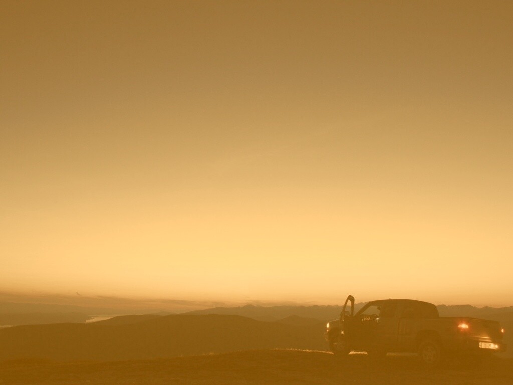 Авто на фоне заката обои