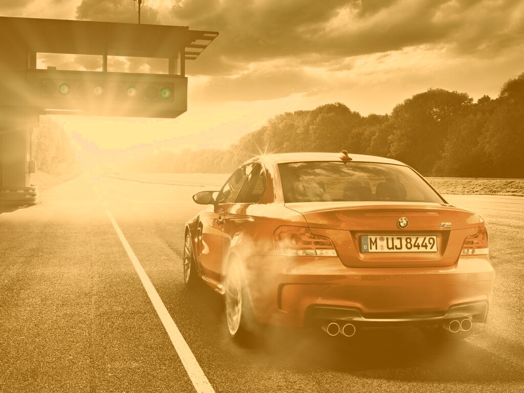 Оранжевый BMW серии M обои