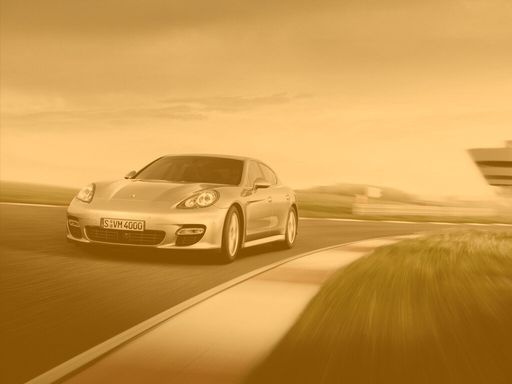 Автомобиль на треке обои