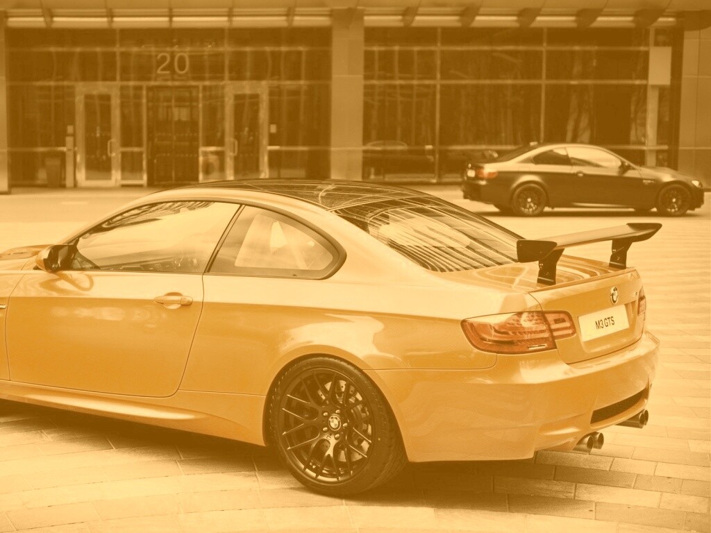 Оранжевый BMW M3 обои