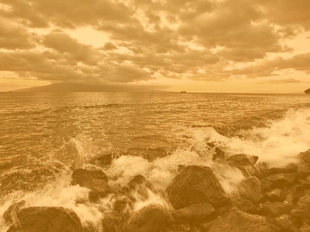 Неспокойно синее море.. обои