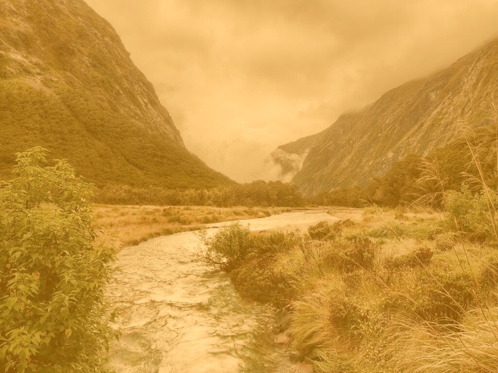 Горная река обои