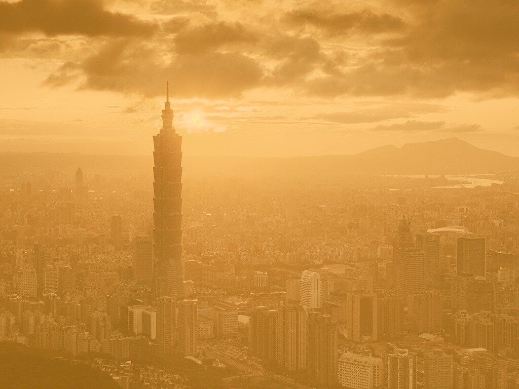 Башня на закате обои